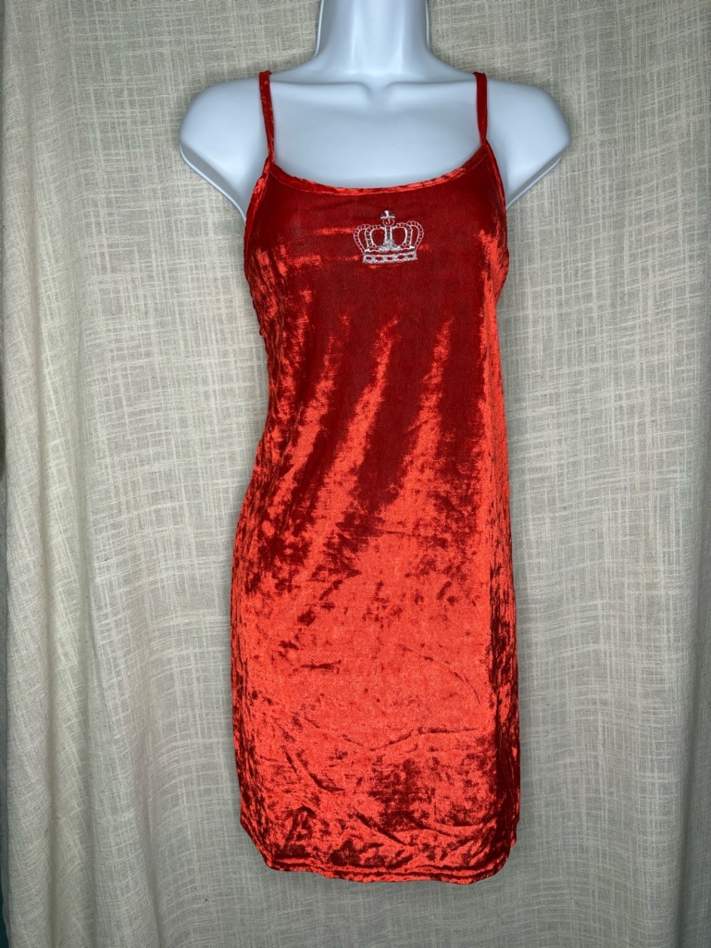 Juicy Couture Fiery Red Crushed Velvet Chemise Sz medium silver crown